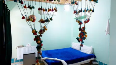 اقامتگاه بومگردی عمارت هفت رنگ شیراز - اتاق 2 تخته (1 تخت 2 نفره)