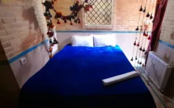 اقامتگاه بومگردی عمارت هفت رنگ شیراز - اتاق 2 تخته (1 تخت 2 نفره)