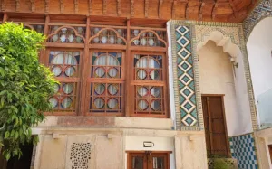 اقامتگاه بومگردی والاد شیراز - نمای محوطه