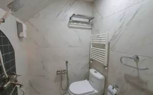 اقامتگاه بومگردی والاد شیراز - سرویس بهداشتی و حمام