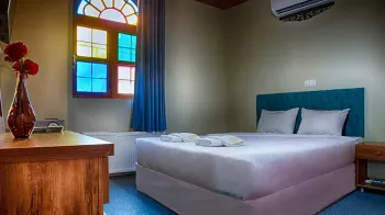 اقامتگاه سنتی درباری شیراز - اتاق 2 تخته (1 تخت 2 نفره)