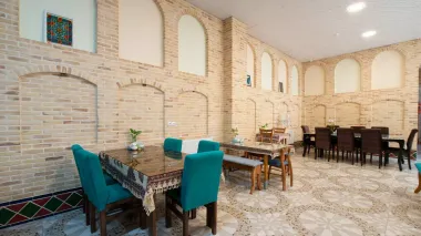 اقامتگاه سنتی درباری شیراز - رستوران