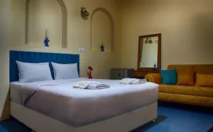 اقامتگاه سنتی درباری شیراز - اتاق 2 تخته (1 تخت 2 نفره)