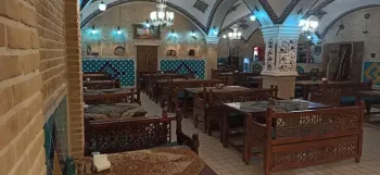 اقامتگاه سنتی هفت دری شیراز - رستوران