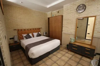 اقامتگاه سنتی هفت دری شیراز - اتاق 2 تخته (1 تخت 2 نفره)