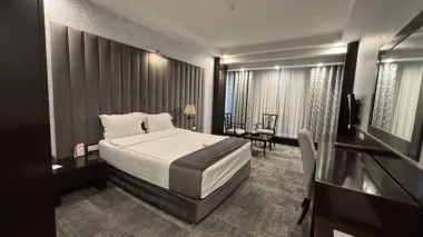 هتل بزرگ چمران شیراز - اتاق 2 تخته (1 تخت 2 نفره)