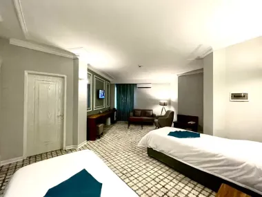 هتل ققنوس کیش - اتاق ۲ تخته (۲ تخت 1 نفره)