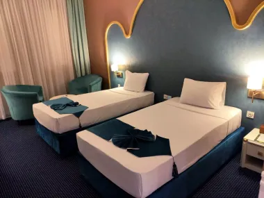 هتل امپراطور مشهد - اتاق 2 تخته (2 تخت 1 نفره)