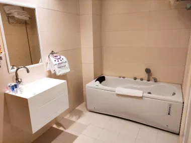 هتل امپراطور مشهد - سرویس بهداشتی و حمام