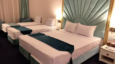 هتل امپراطور مشهد - اتاق 4 تخته (1 تخت 2 نفره و 2 تخت 1 نفره)