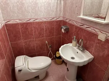 هتل آپارتمان شادناز 2 قشم - سرویس بهداشتی 