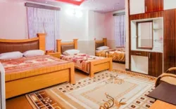 هتل آرمان قشم - اتاق 4 تخته (1 تخت 2 نفره 2 تخت 1 نفره)