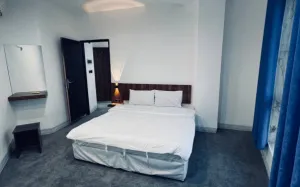 هتل آزادی قشم - اتاق 2 تخته (1 تخت 2 نفره)