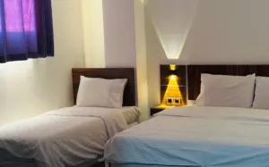 هتل آزادی قشم - اتاق 3 تخته (1 تخت 2 نفره 1 تخت 1 نفره)