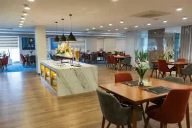 هتل آوینا قشم - رستوران