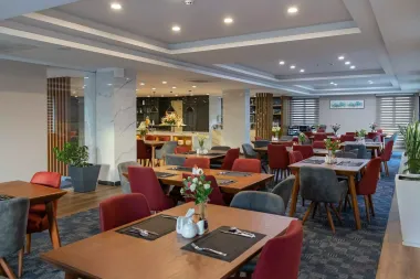 هتل آوینا قشم - رستوران