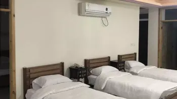 هتل امیر قشم - اتاق 3 تخته (3 تخت 1 نفره)