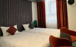 هتل آراکتا قشم - اتاق 2 تخته (2 تخت 1 نفره)