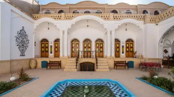 اقامتگاه سنتی آمیرزا کاشان - نمای بیرونی