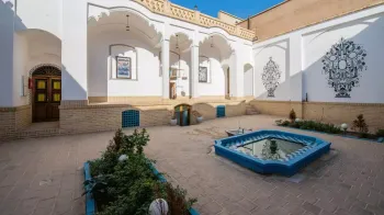 اقامتگاه سنتی آمیرزا کاشان - نمای بیرونی