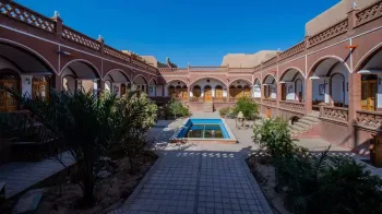 هتل سنتی فانوس ویونا کاشان - نمای محوطه