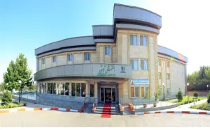 هتل ثامن مشهد - نمای بیرونی 