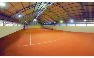 هتل ثامن مشهد - زمین ورزشی