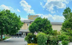 هتل ثامن مشهد - نمای بیرونی 