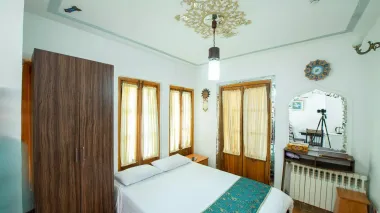 هتل سنتی طلوع خورشید اصفهان - اتاق 2 تخته (1 تخت 2 نفره)