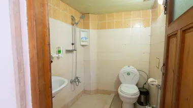 هتل سنتی طلوع خورشید اصفهان - سرویس بهداشتی و حمام