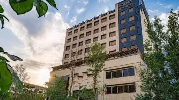 هتل آتانا تهران -  نمای بیرونی