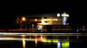 هتل مروارید تهران - نمای بیرونی