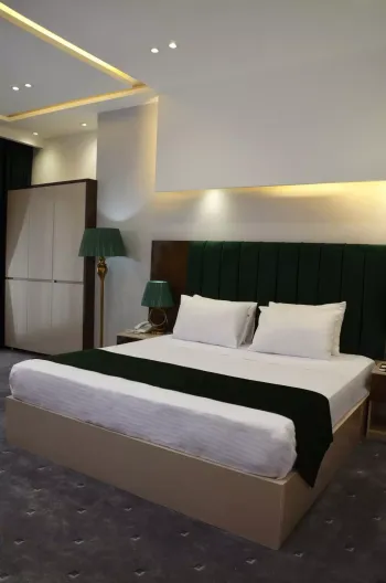 هتل مروارید تهران - اتاق 2 تخته (1 تخت 2 نفره)