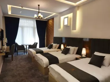 هتل مروارید تهران - اتاق 3 تخته (3 تخت 1 نفره)