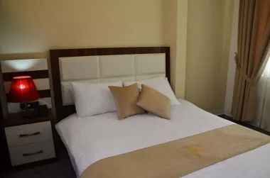 هتل مروارید تهران - اتاق 2 تخته (1 تخت 2 نفره)