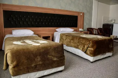 هتل بزرگ فردوسی تهران - اتاق 2 تخته (2 تخت 1 نفره)