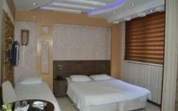 هتل گل گندم مشهد - اتاق 3 تخته (1 تخت 2 نفره و 1 تخت 1 نفره)