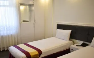 هتل خورشید مشهد - اتاق 2 تخته (2 تخت 1 نفره)