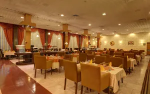 هتل انقلاب تهران - رستوران