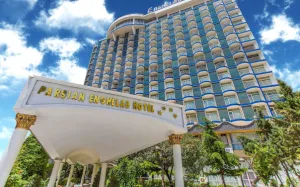 هتل انقلاب تهران - نمای بیرونی 