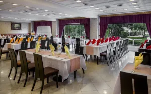 هتل بین المللی پارسیان استقلال تهران - رستوران