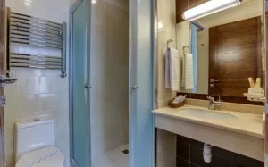 هتل آپارتمان وزرا تهران - سرویس بهداشتی و حمام