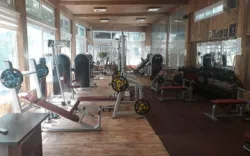 هتل بلوط تهران - مجموعه ورزشی