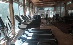 هتل بلوط تهران - مجموعه ورزشی