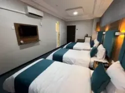 هتل کارا قشم - اتاق 4 تخته (1 تخت 2 نفره و 2 تخت 1 نفره)