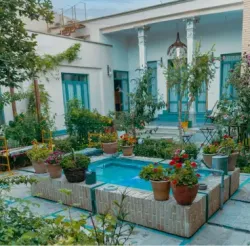 هتل منزل یزدان اصفهان - نمای محوطه