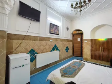 اقامتگاه بومگردی عطاءالدوله شیراز - اتاق 2 تخته (1 تخت 2 نفره)