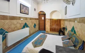 اقامتگاه بومگردی عطاءالدوله شیراز - اتاق 2 تخته (1 تخت 2 نفره)