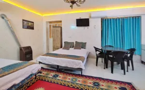 اقامتگاه بومگردی عطاءالدوله شیراز - نمای اتاق 