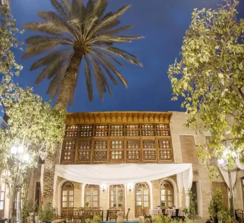 اقامتگاه سنتی درب شازده شیراز - نمای محوطه